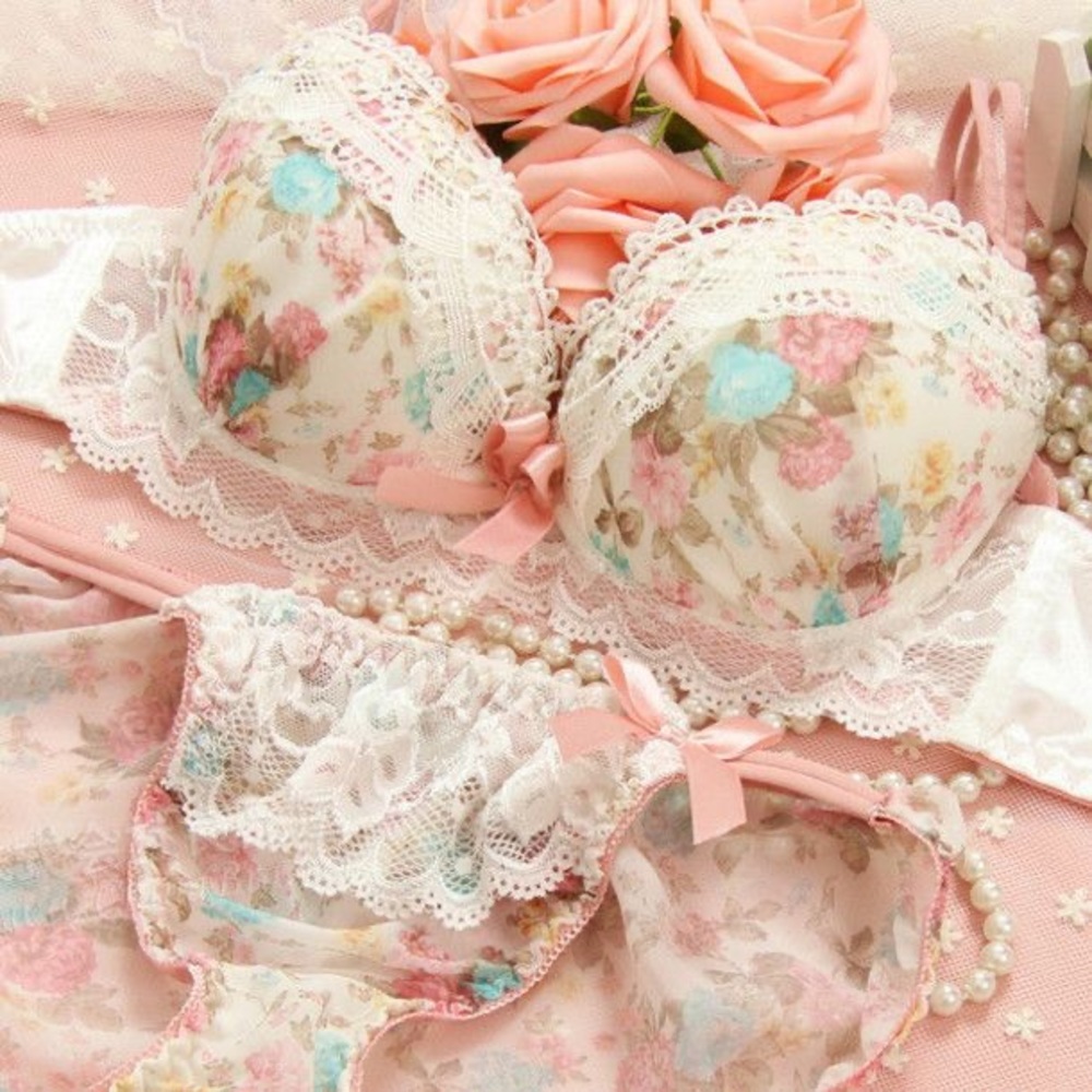 VICTORIA SECRET/ VS PINK MYSTERY BOX - Picture 4 of 5